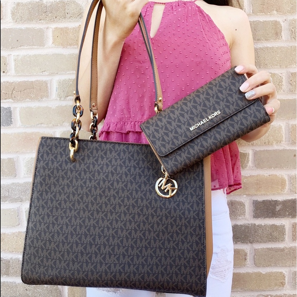 NWT👜💕-Michael Kors Tote and Wallet SET - Picture 1 of 3